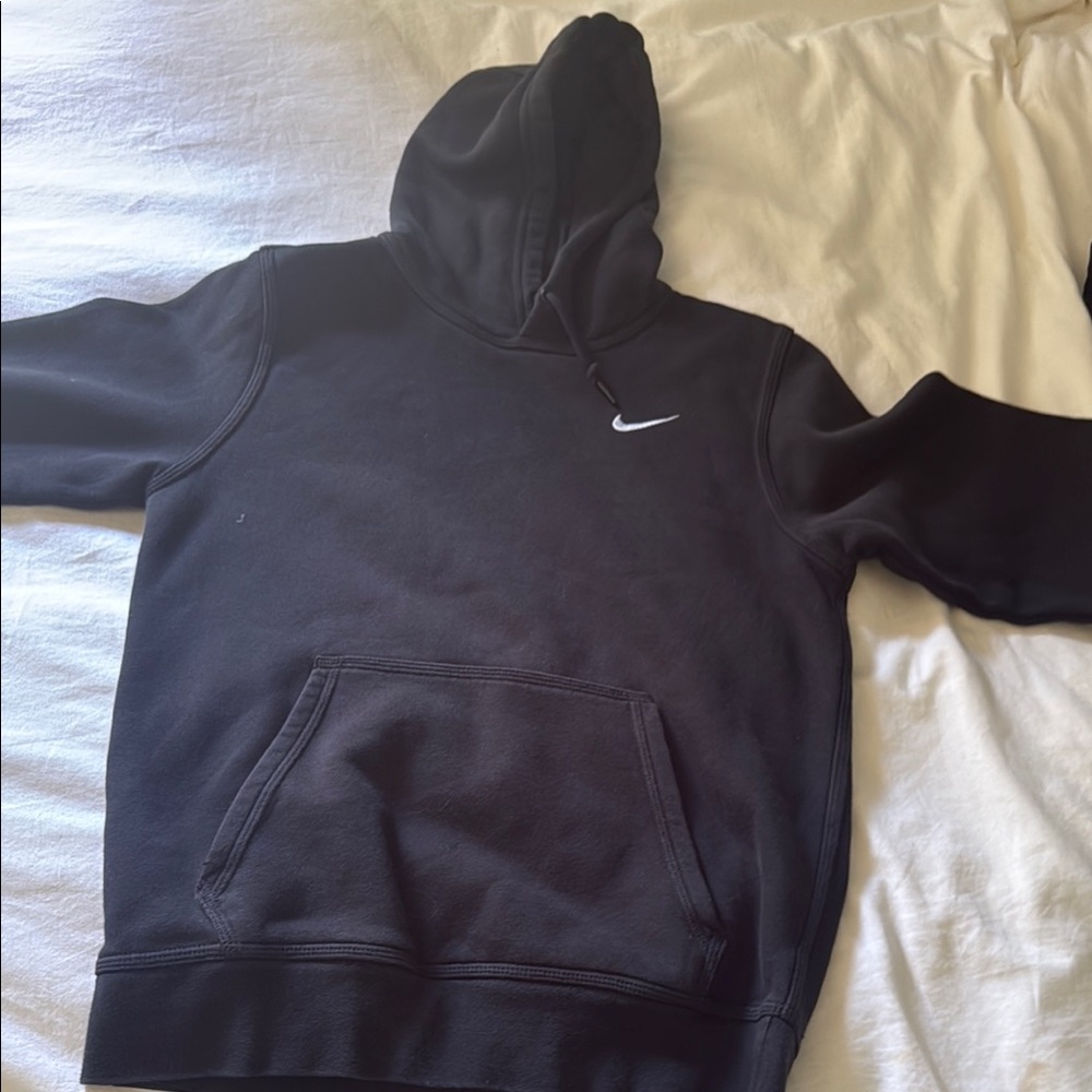 Nike Black Sweatshirt Hoodie Classic Athletic Style